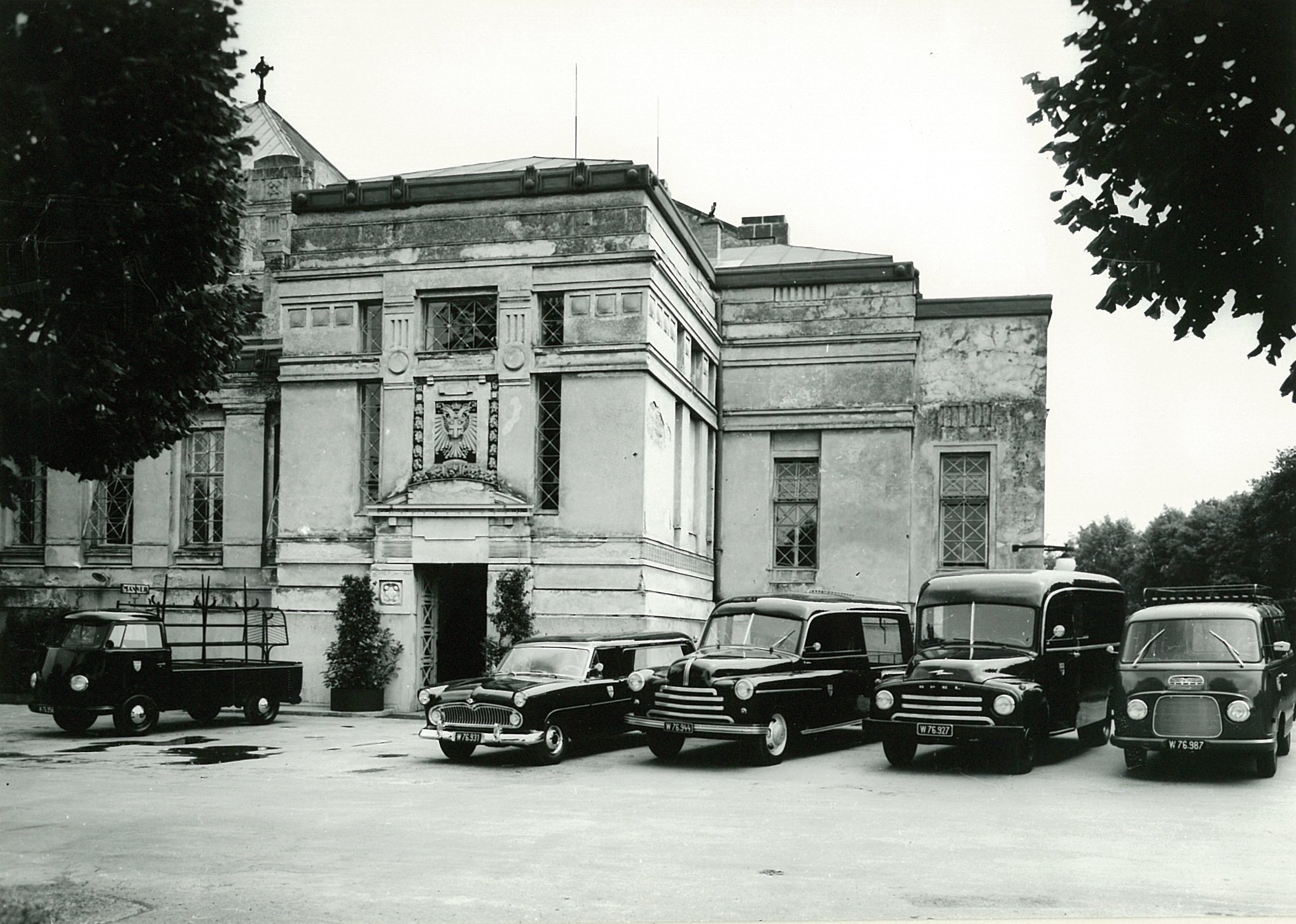 Das Bestattungsmuseum in den 1996 Jahren, auf einem scharz/weiß Foto.