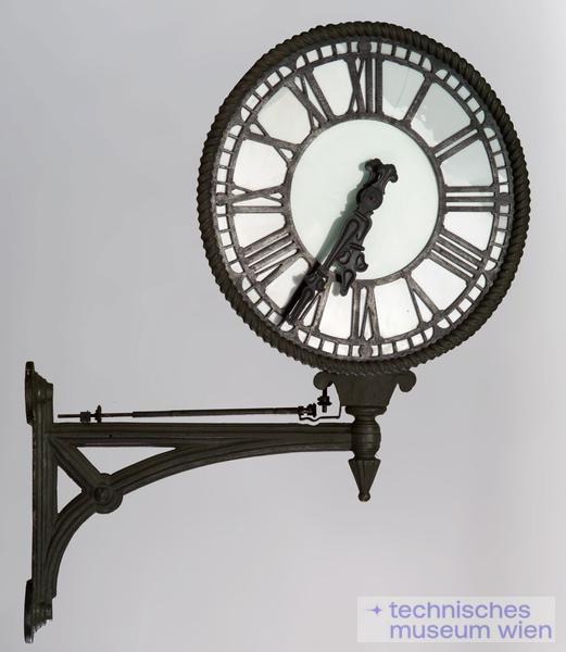 Wie die Eisenbahn die Zeit normierte: Thomas Winkler über eine historische Bahnhofsuhr im Technischen Museum Wien