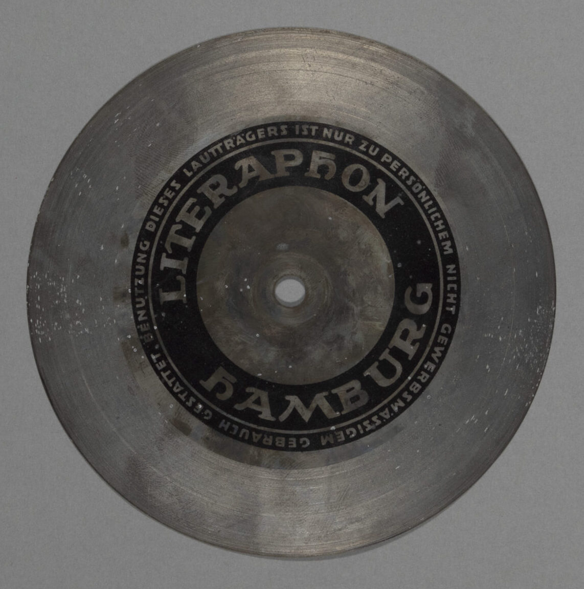 Die Intimität verschickter Stimmen: Forschen zu Audiobriefen im Projekt SONIME